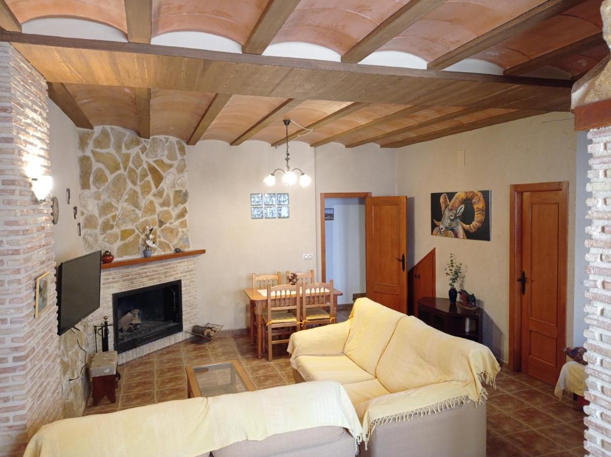 Casa Camille.Villares Elche De La Sierra Eksteriør bilde